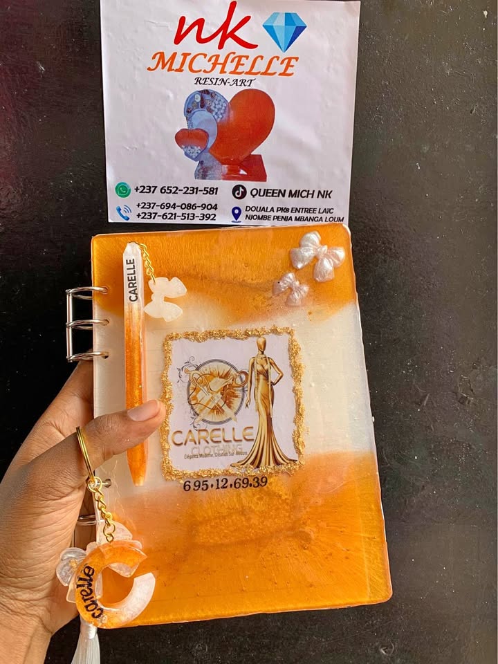 Cahier +stylo +porte clé - Fournitures de bureau & scolaire