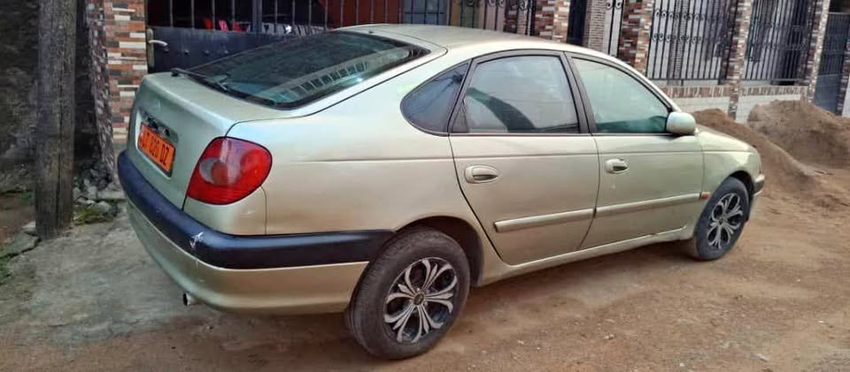 Voiture advensis - Automobile & Motos